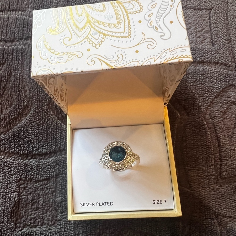Silver-Tone Pavé & Color Crystal Solitaire Ring/size 7 - Picture 9 of 15